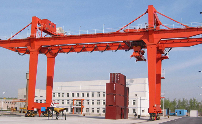 Rail-mounted container gantry crane